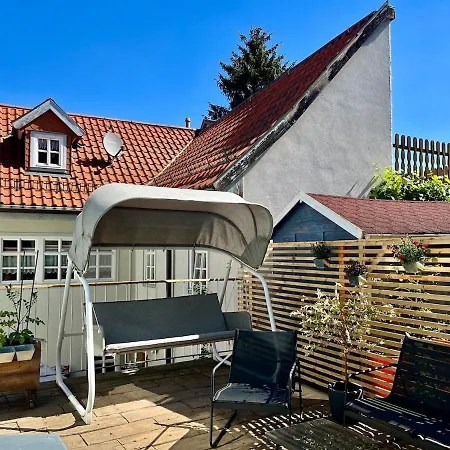Altstadtwohnung Mit Flair, 2 Zimmer, Kueche, Bad, Kamin, 50 Qm *