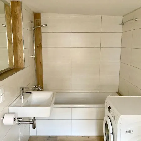 Altstadtwohnung Mit Flair, 2 Zimmer, Kueche, Bad, Kamin, 50 Qm
