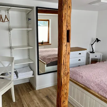 Altstadtwohnung Mit Flair, 2 Zimmer, Kueche, Bad, Kamin, 50 Qm Apartment