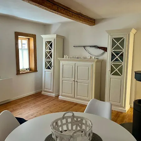 Altstadtwohnung Mit Flair, 2 Zimmer, Kueche, Bad, Kamin, 50 Qm Apartment *